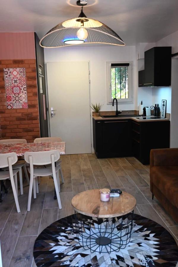 Appartement Cosy & Moderne A 180M De La Plage Санари-сюр-Мер Экстерьер фото